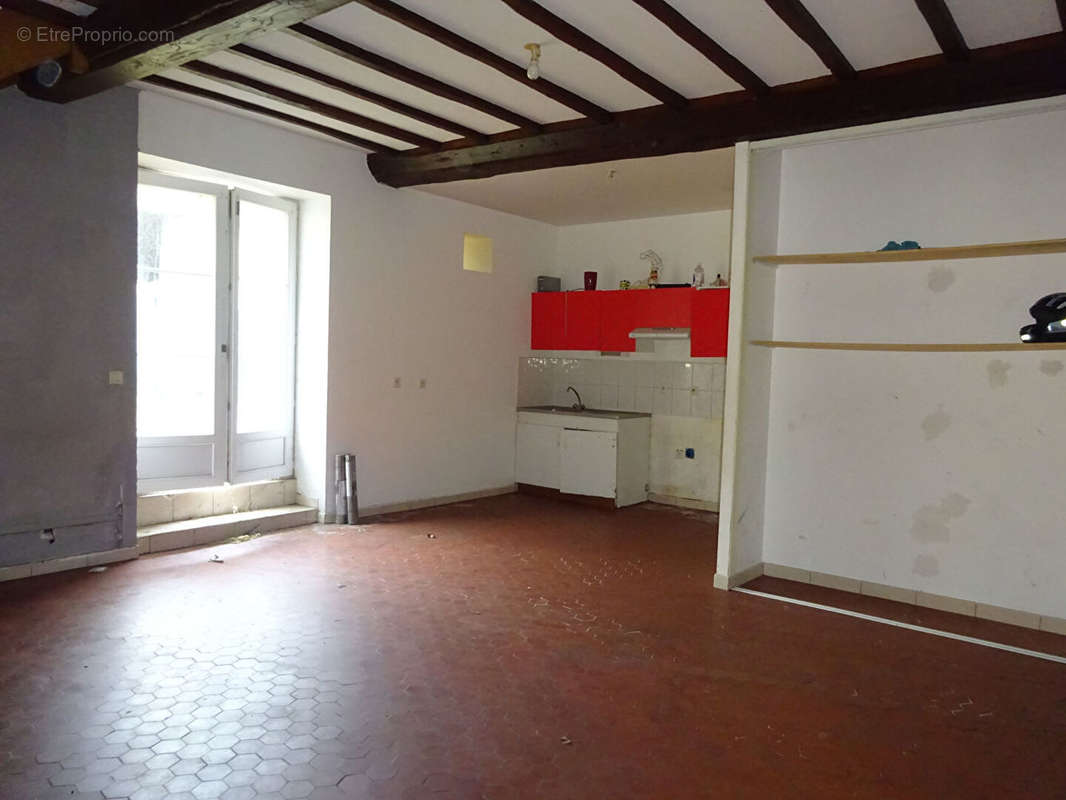 Appartement à SAINT-COSME-EN-VAIRAIS