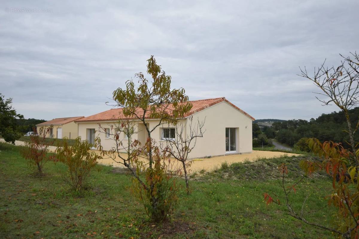 Maison à COURSAC