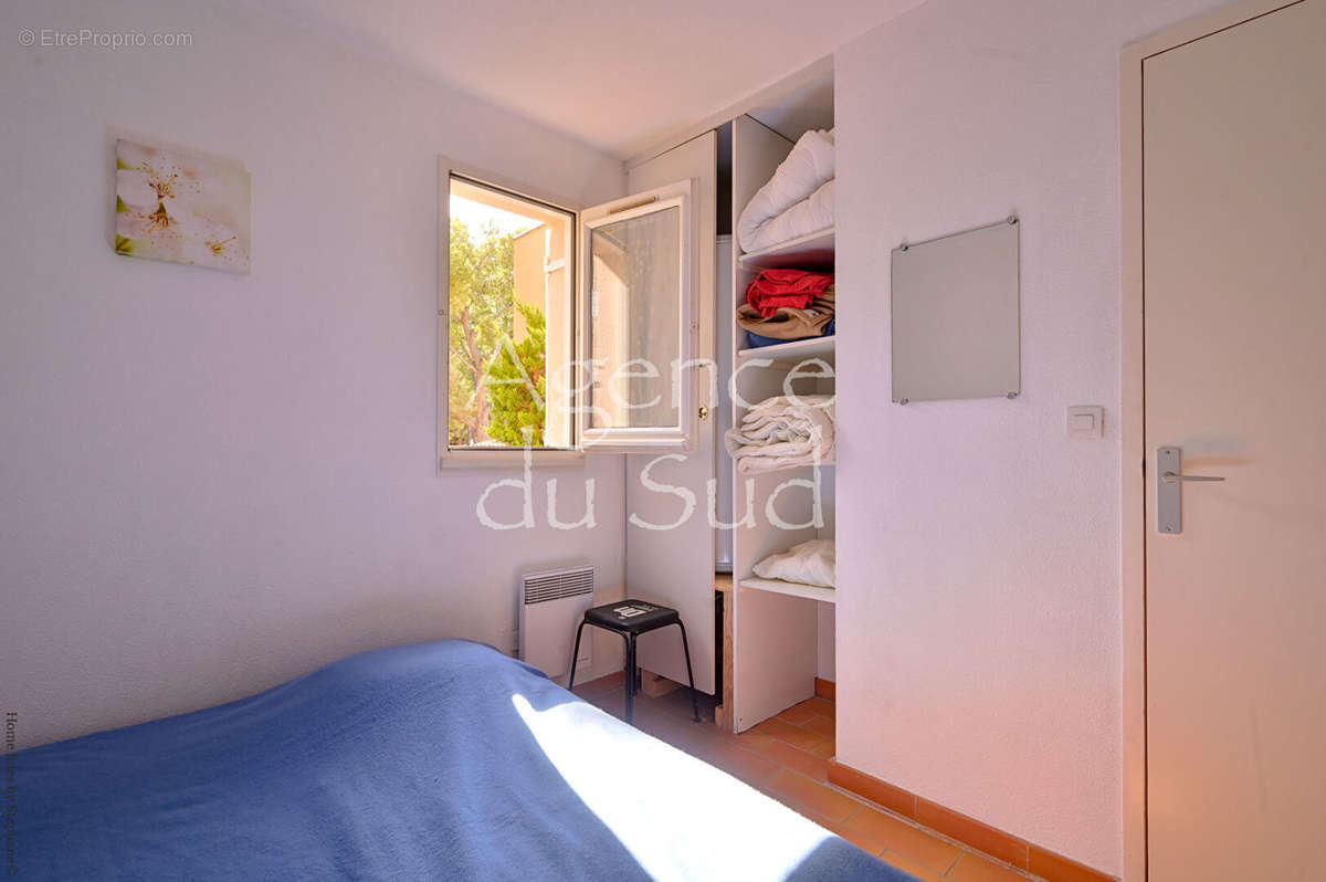 Appartement à SAINT-CYR-SUR-MER