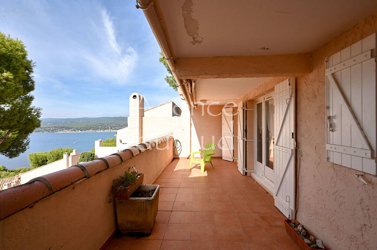 Appartement à SAINT-CYR-SUR-MER