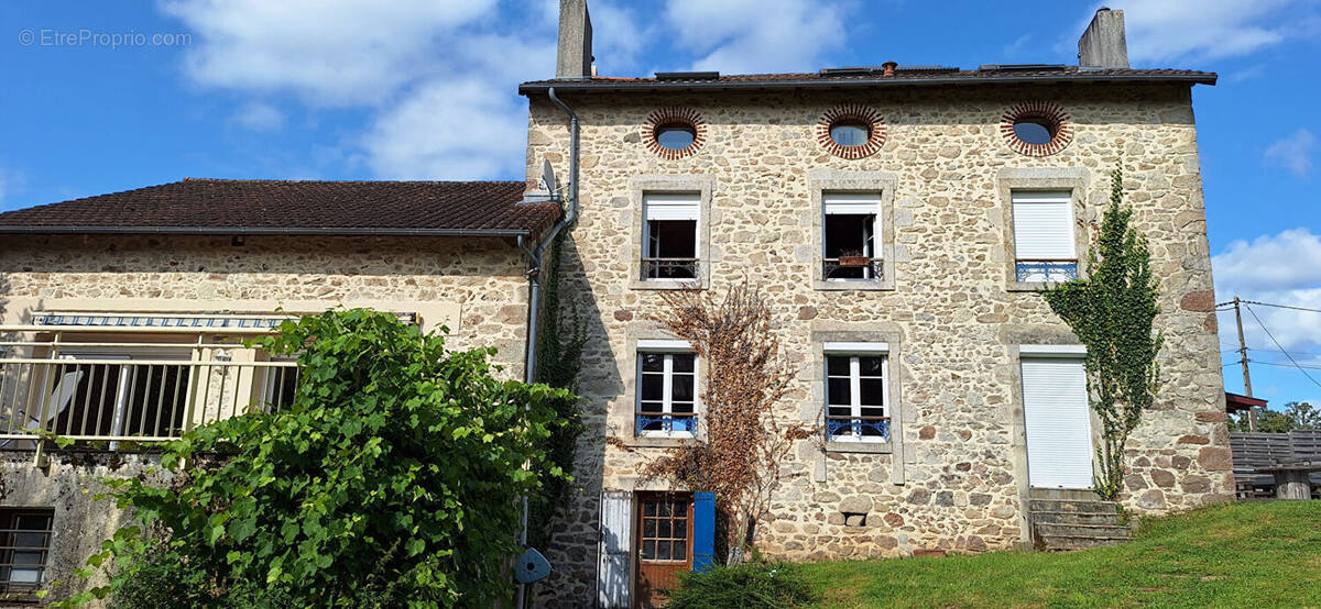 Maison à FEYTIAT