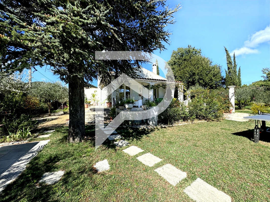 Maison à L&#039;ISLE-SUR-LA-SORGUE