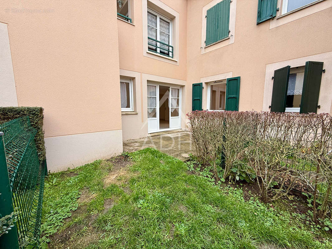 Appartement à LA QUEUE-LES-YVELINES