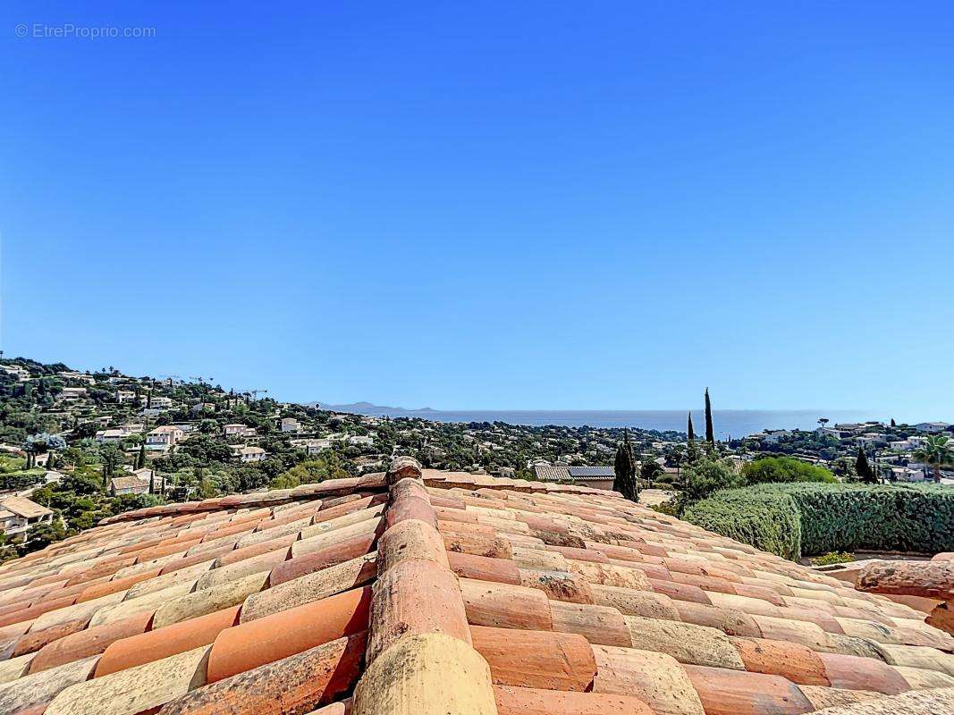 Maison à ROQUEBRUNE-SUR-ARGENS