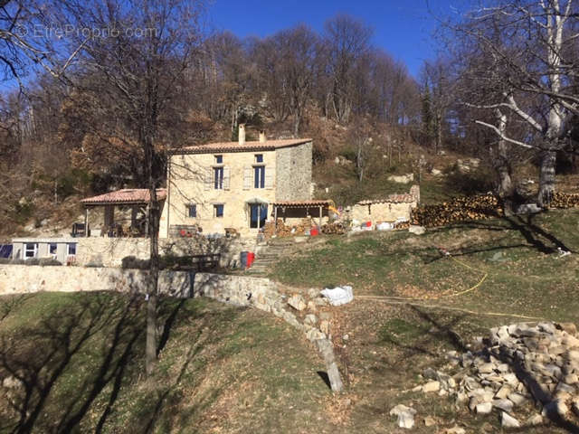 Maison à SAINT-LAURENT-DE-CERDANS