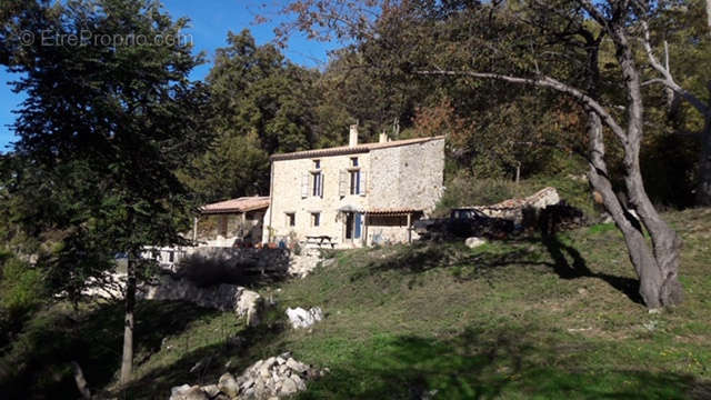 Maison à SAINT-LAURENT-DE-CERDANS