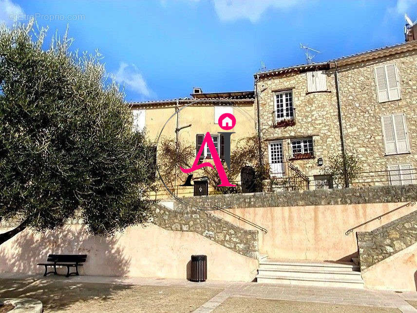 Autre à SAINT-CEZAIRE-SUR-SIAGNE