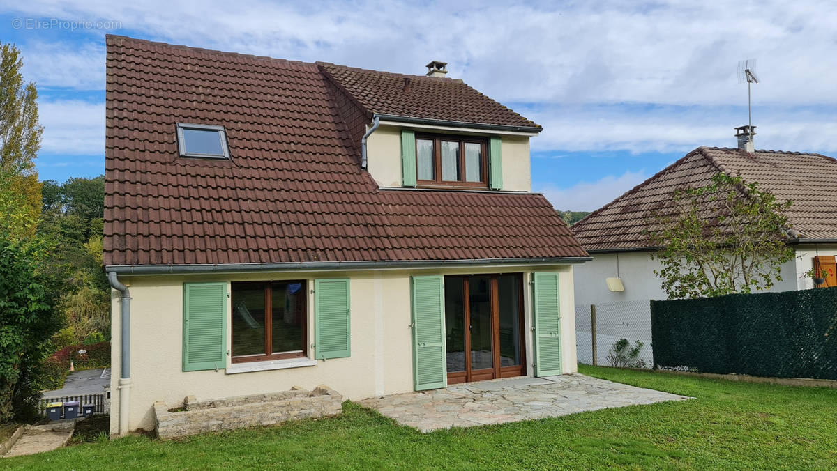 Maison à GOMETZ-LE-CHATEL