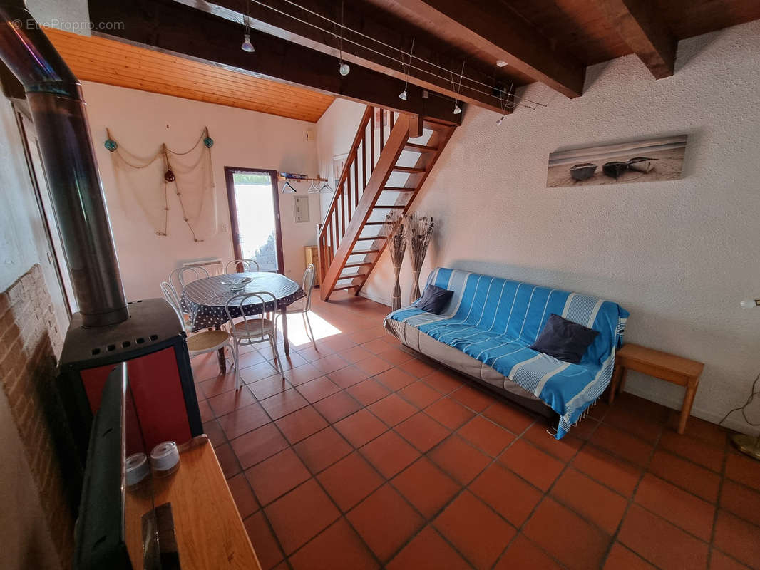 Appartement à SAINT-JULIEN-EN-BORN