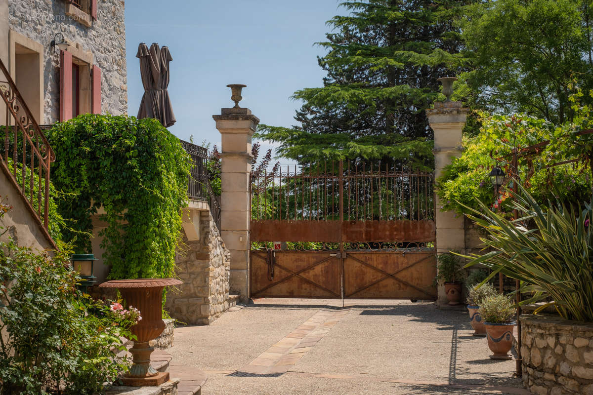 Maison à SAINT-JEAN-DE-SERRES