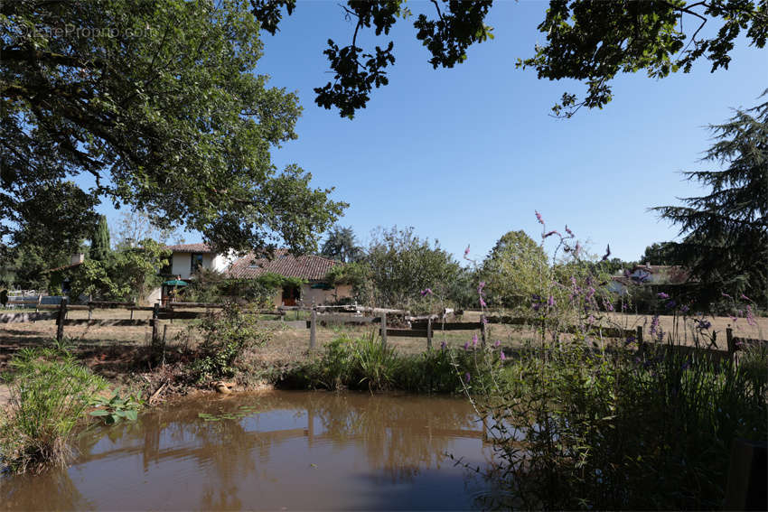 Maison à LAGRAULET-SAINT-NICOLAS