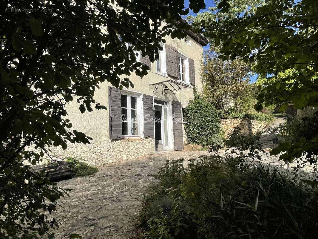 Maison à SAINT-CYR-AU-MONT-D&#039;OR