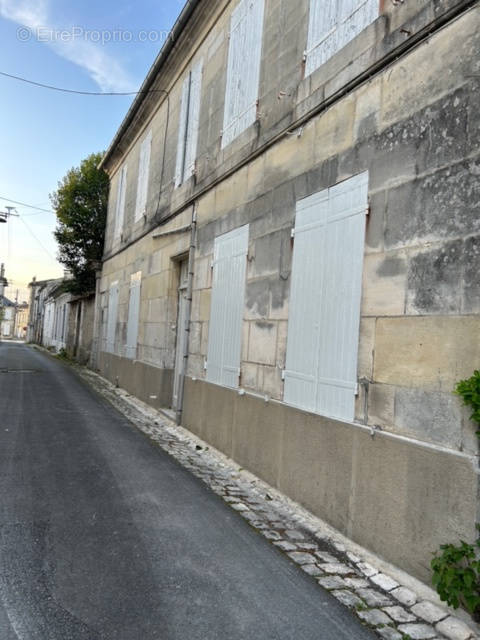 Commerce à COGNAC