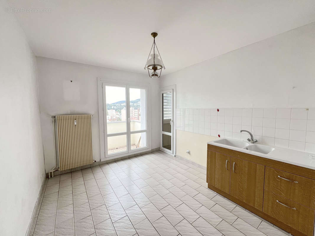 Appartement à SAINT-ETIENNE