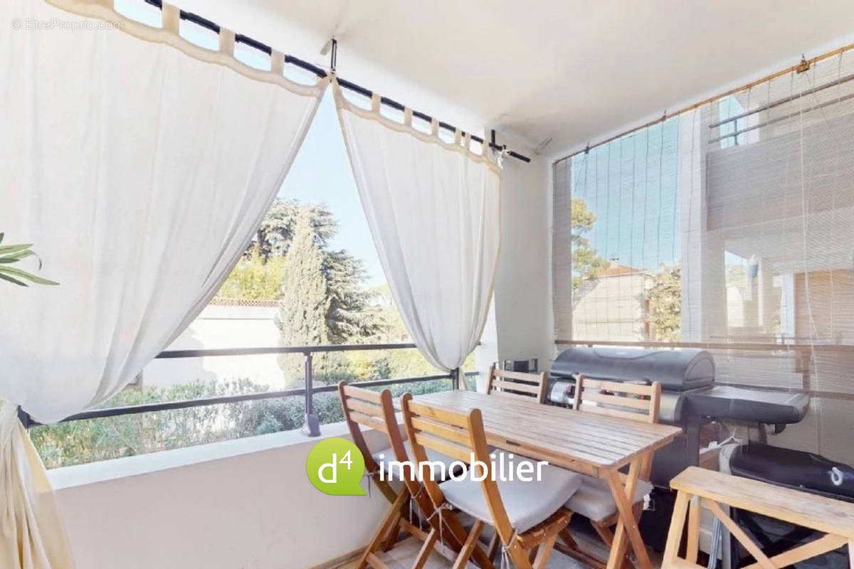 Appartement à MARSEILLE-9E