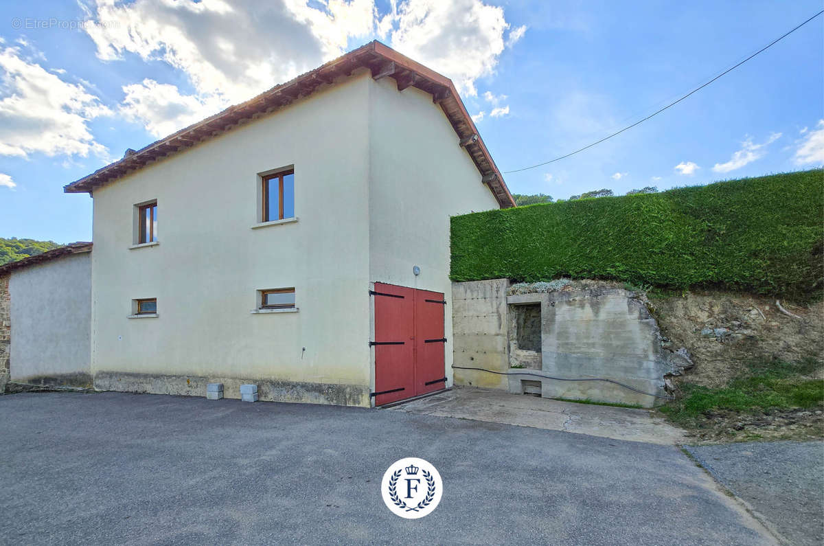 Maison à VAUX-EN-BEAUJOLAIS