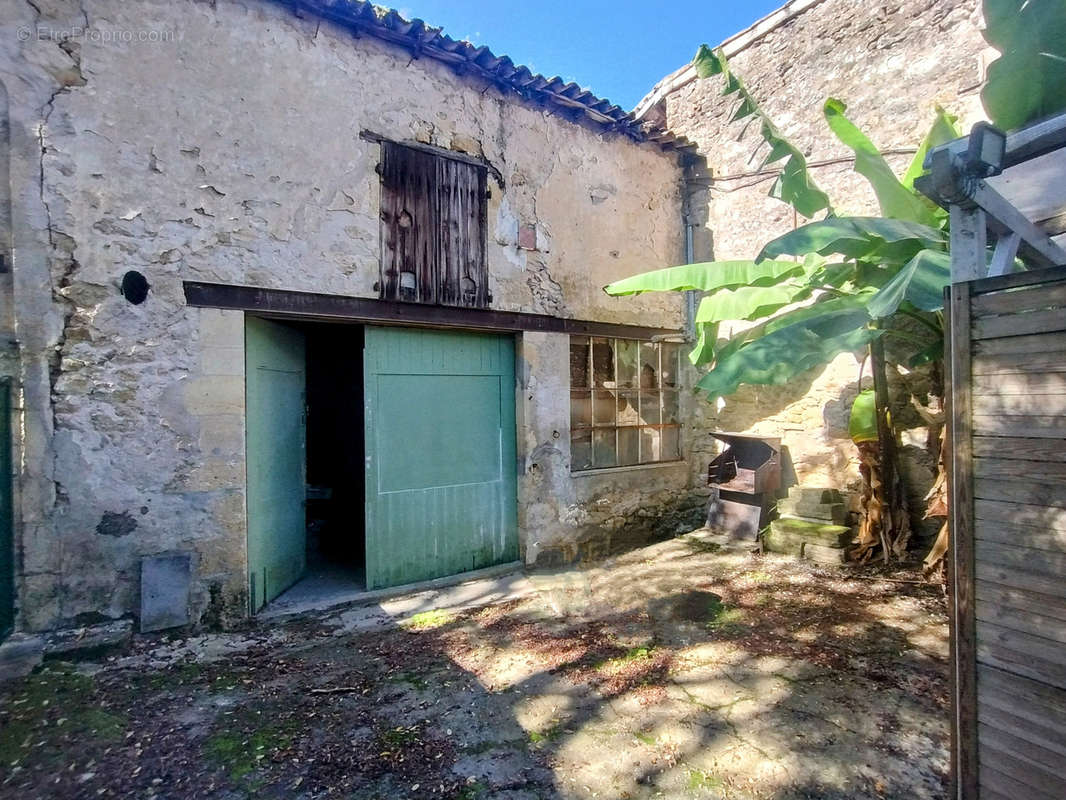 Maison à GENSAC