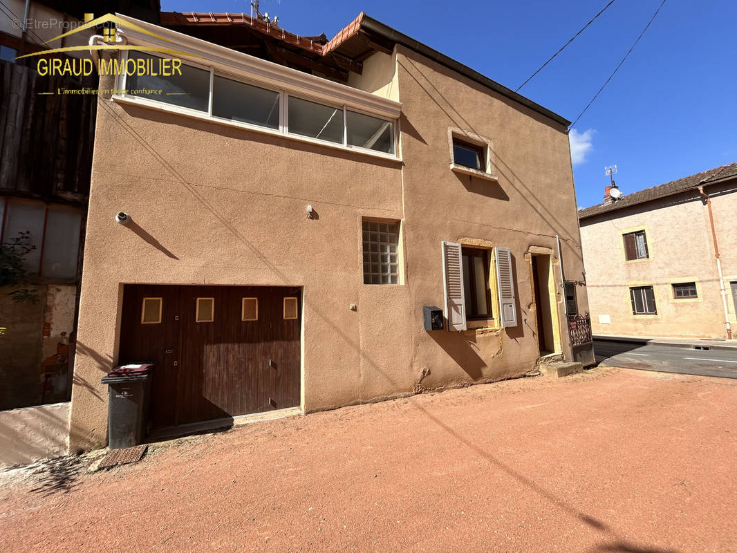 Maison à CHARLIEU