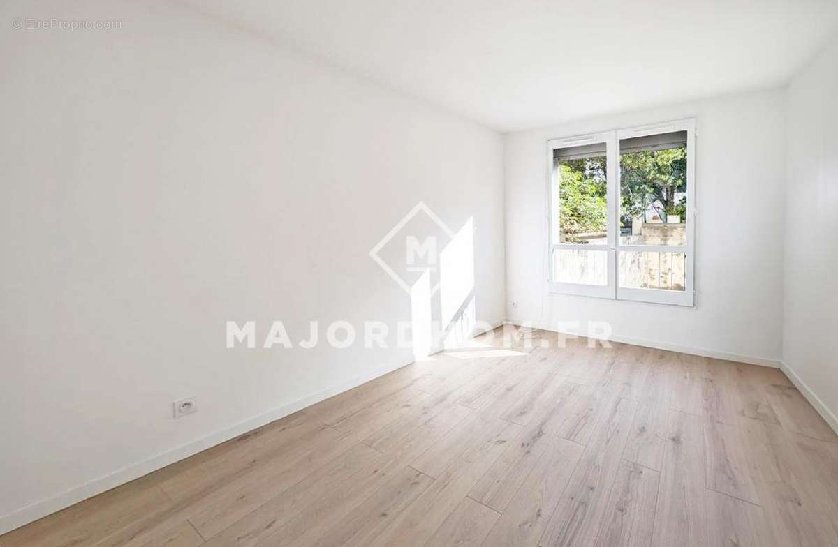 Appartement à MARSEILLE-4E