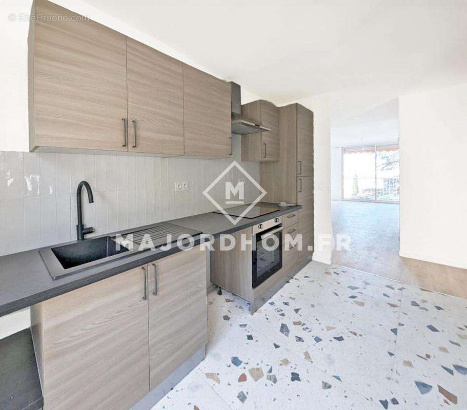 Appartement à MARSEILLE-4E