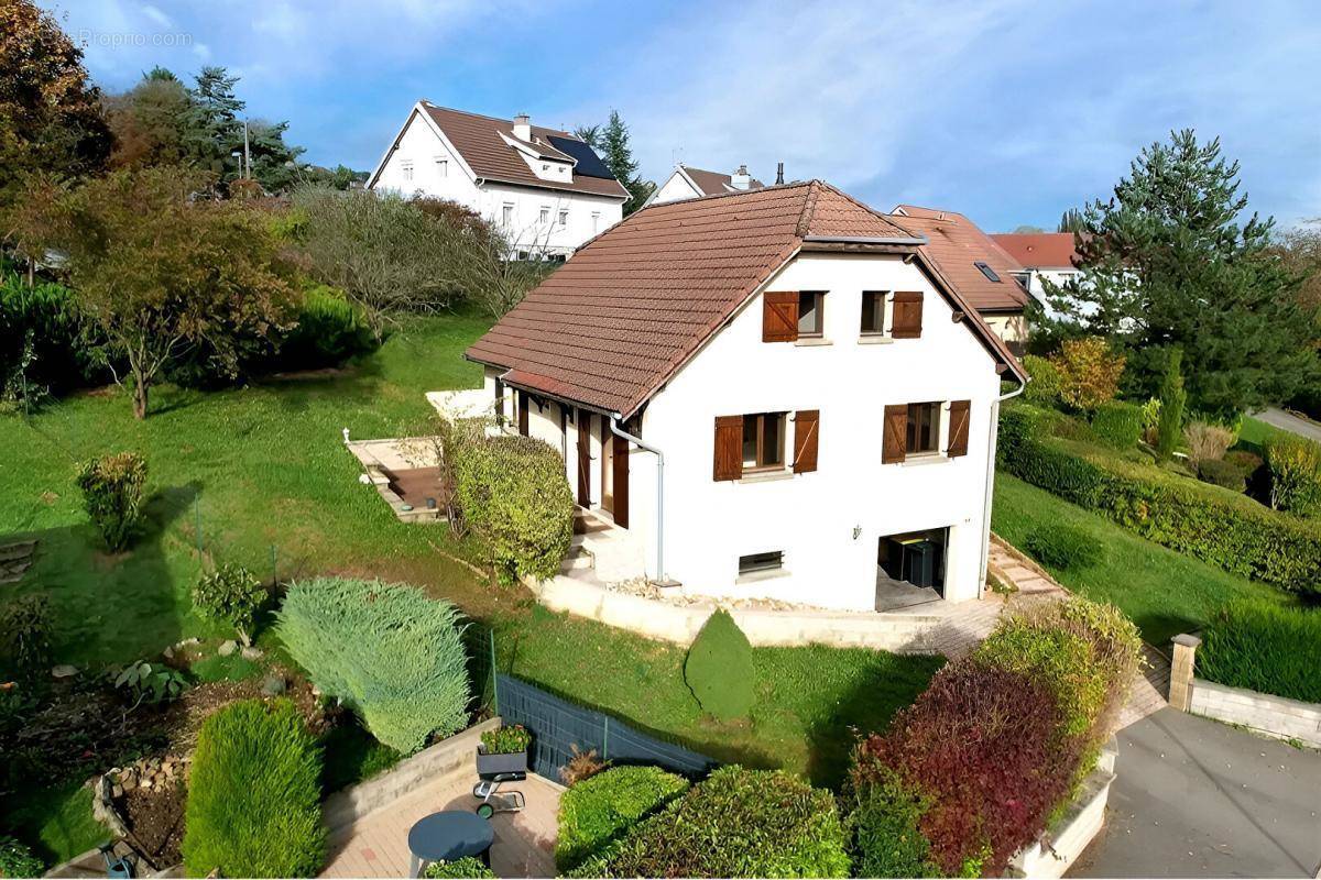 Maison à VIEUX-CHARMONT