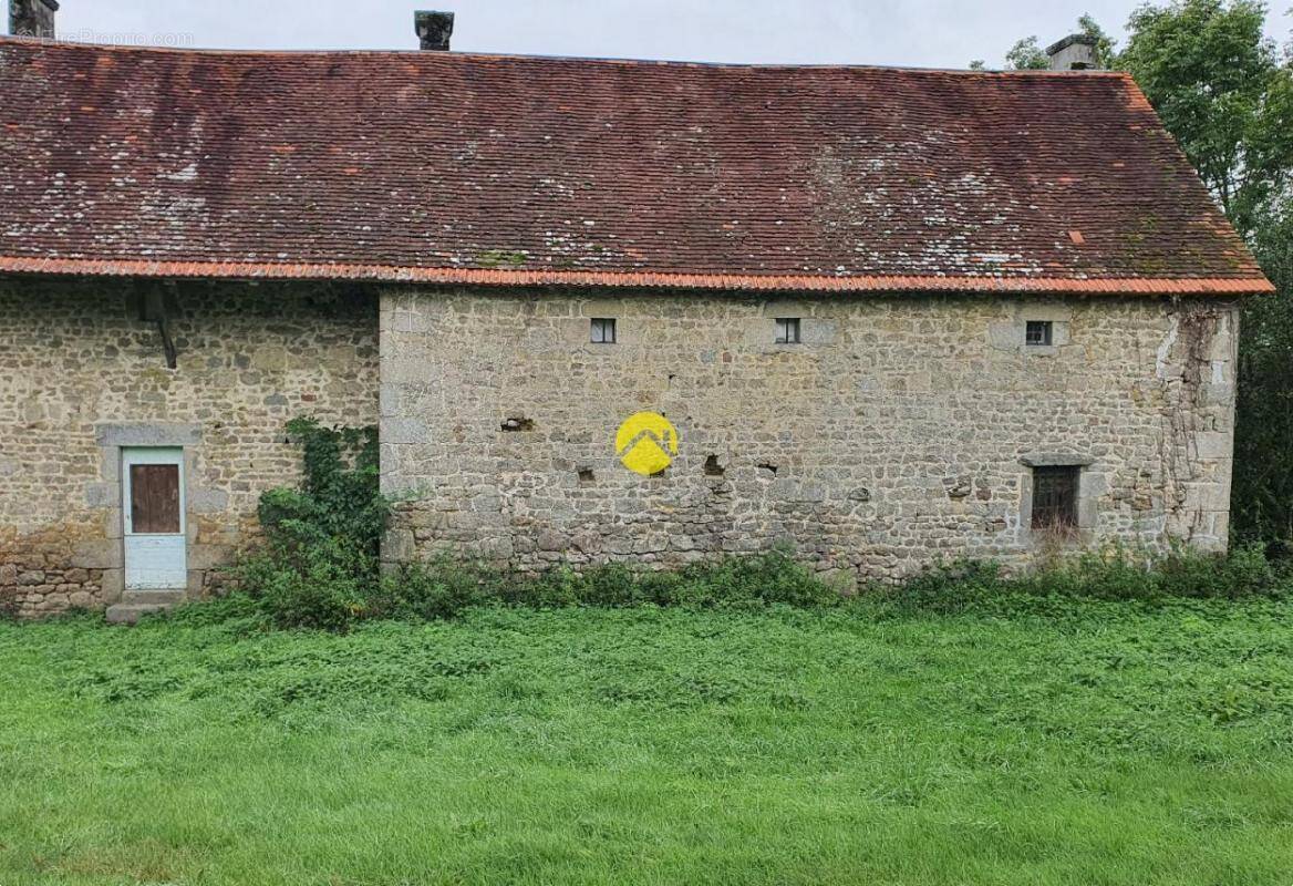 Maison à AUZANCES