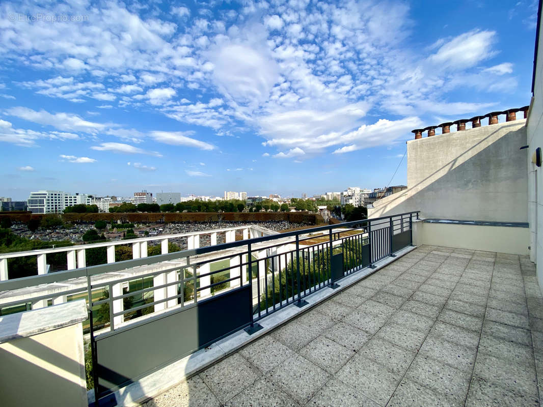 Appartement à LEVALLOIS-PERRET