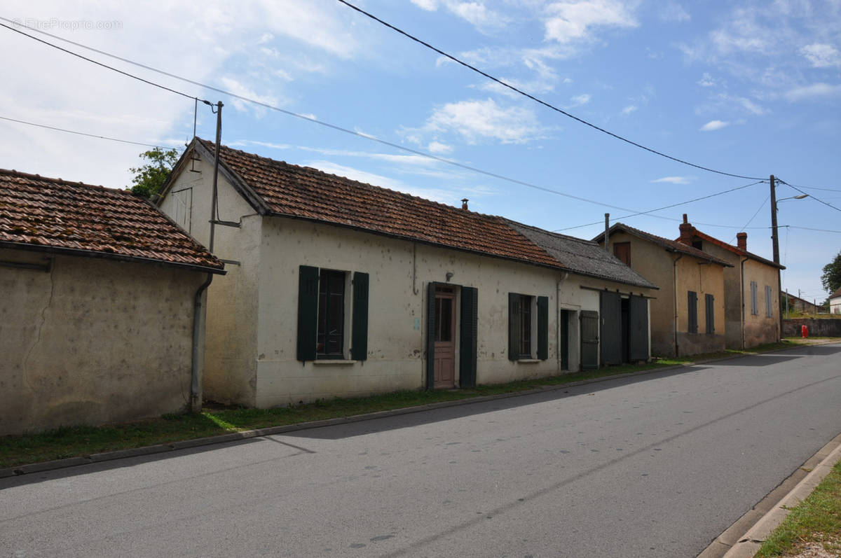 Maison à LE DONJON