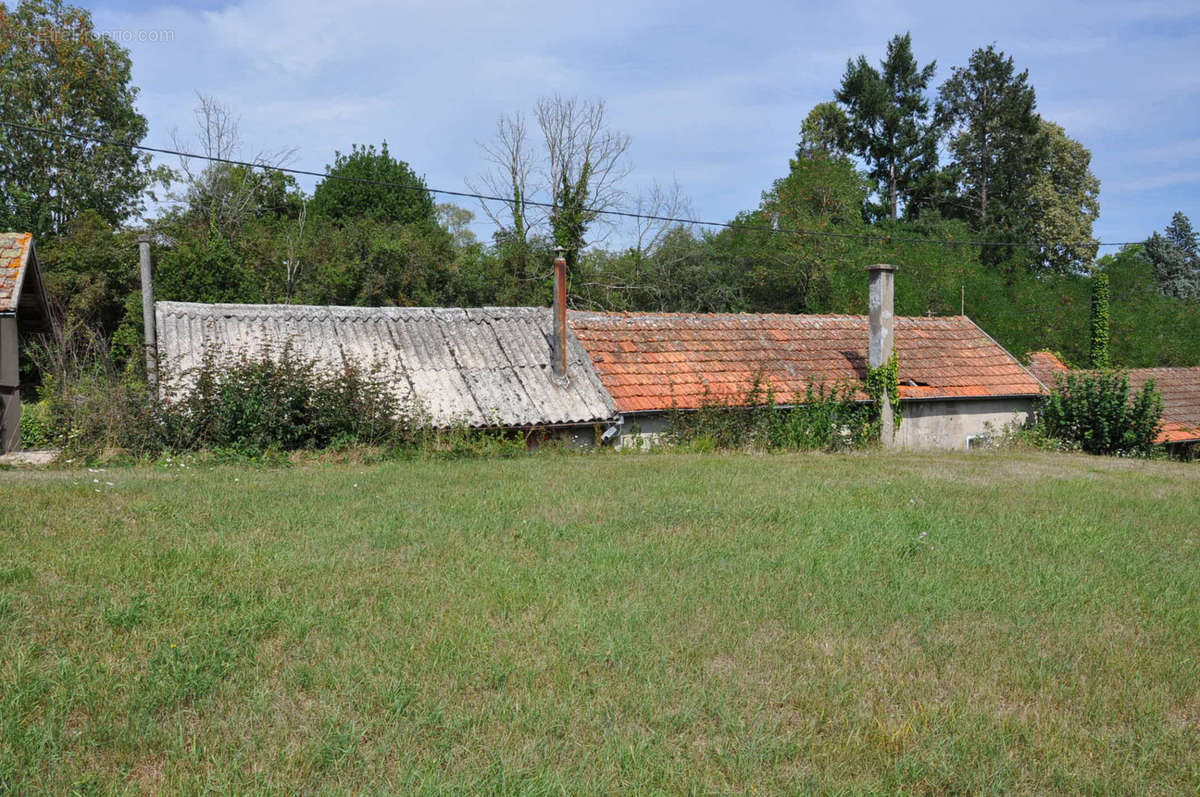 Maison à LE DONJON