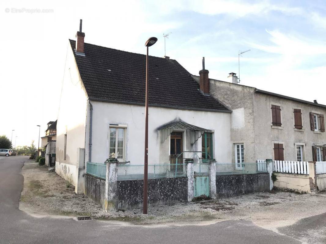 Maison à VERDUN-SUR-LE-DOUBS