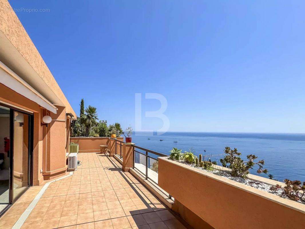 Appartement à ROQUEBRUNE-CAP-MARTIN