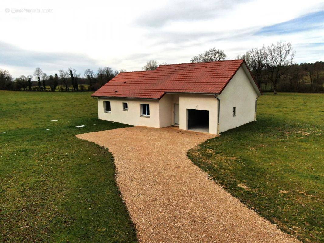 Maison à COURTENAY