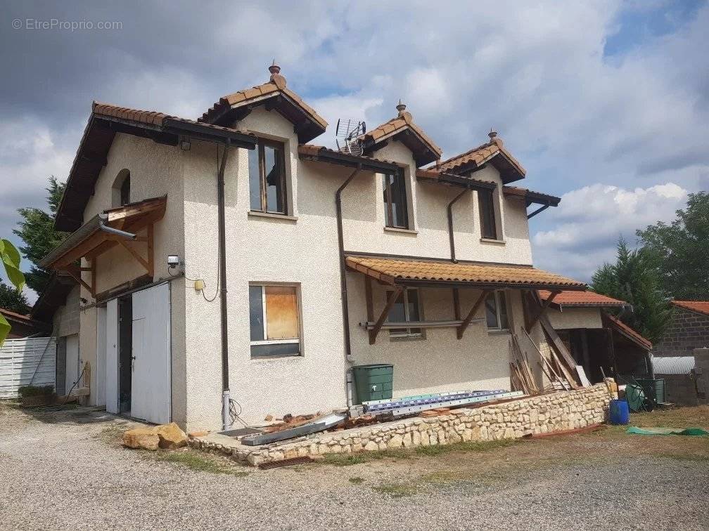 Maison à LUCENAY