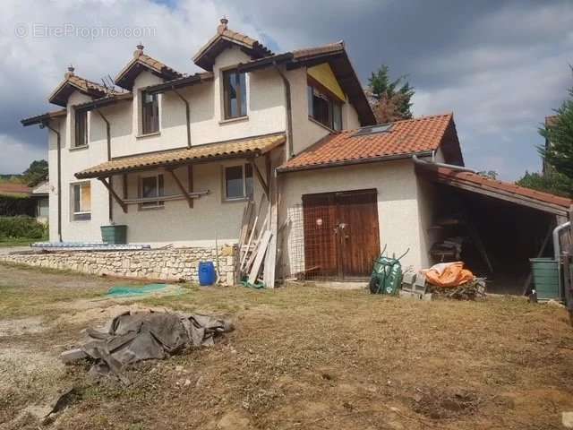 Maison à LUCENAY