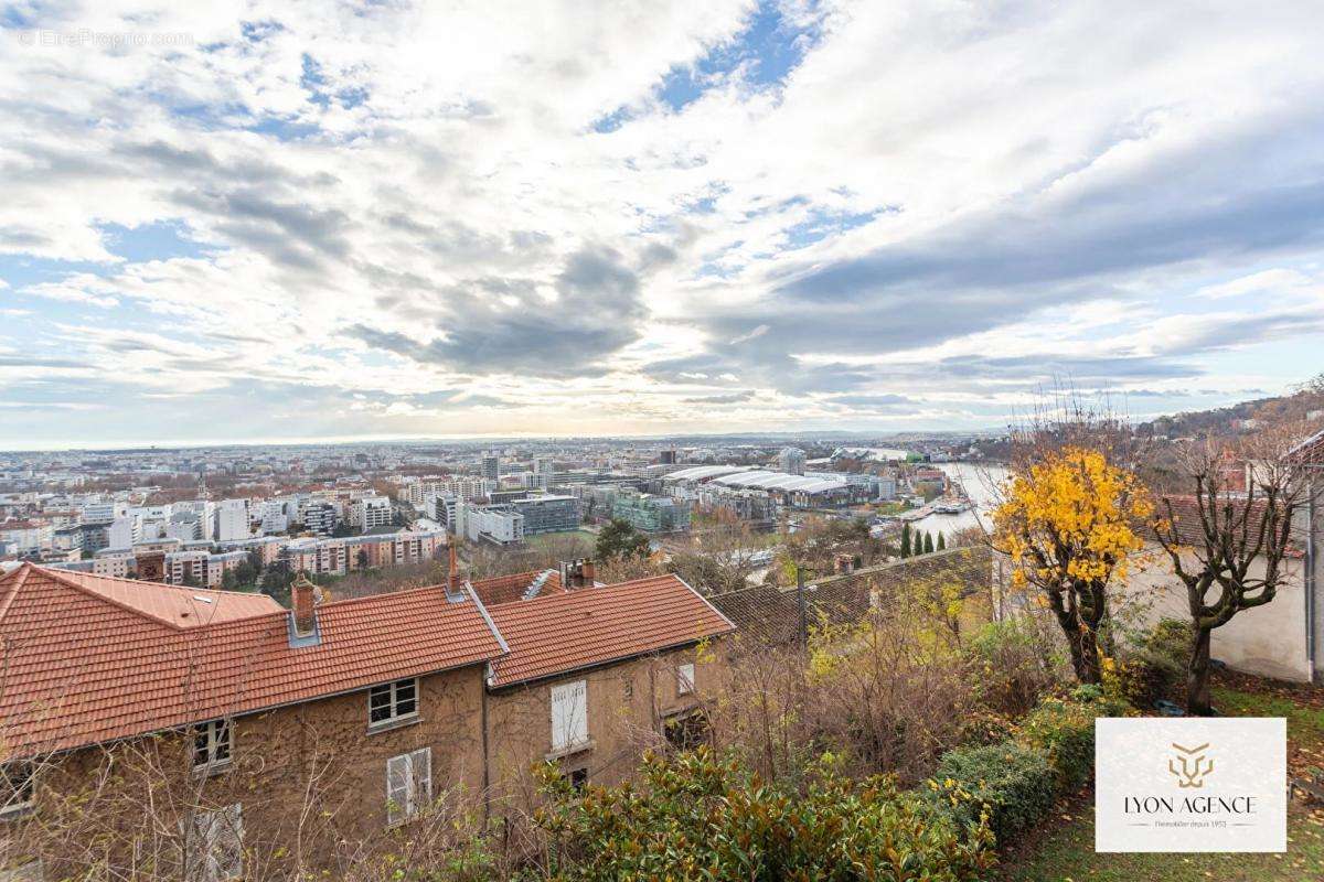 Appartement à SAINTE-FOY-LES-LYON