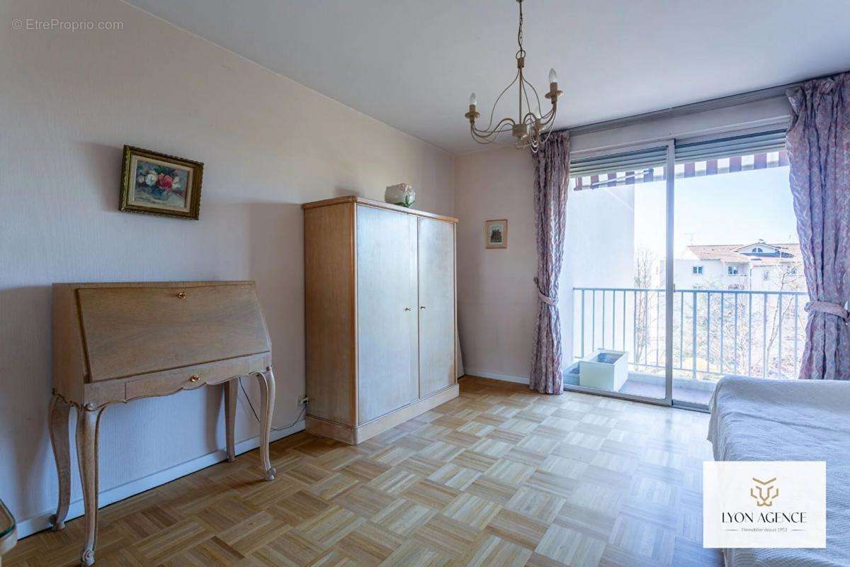 Appartement à SAINTE-FOY-LES-LYON