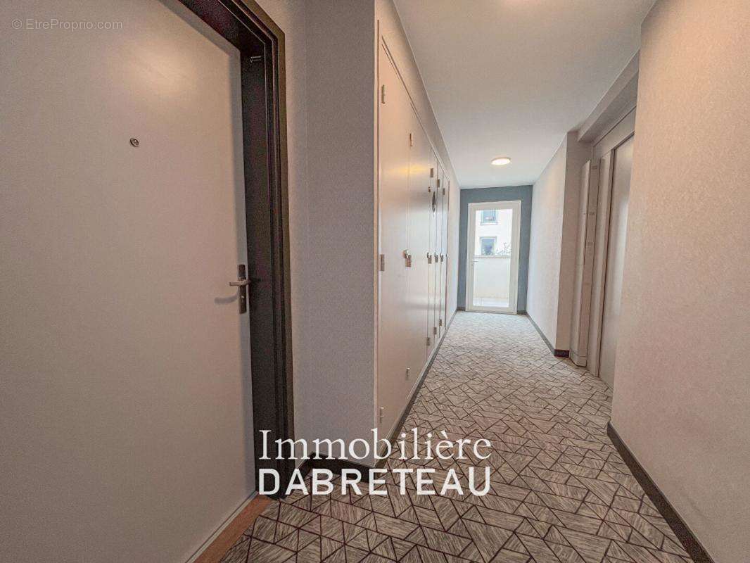 Appartement à DECINES-CHARPIEU