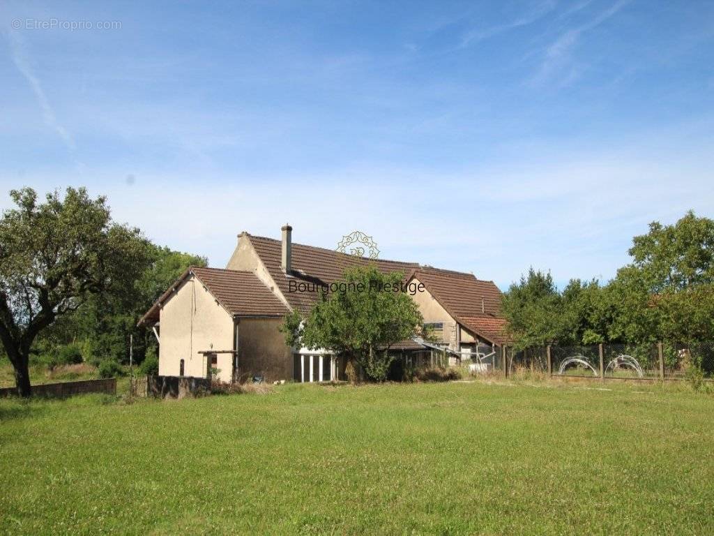 Maison à SENNECEY-LE-GRAND