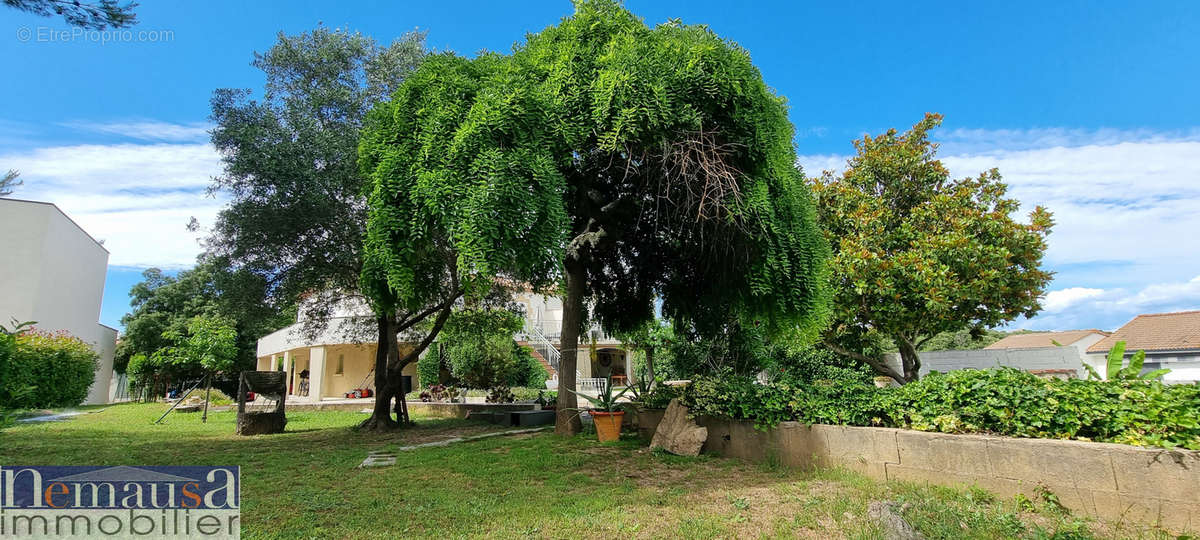 Maison à UCHAUD