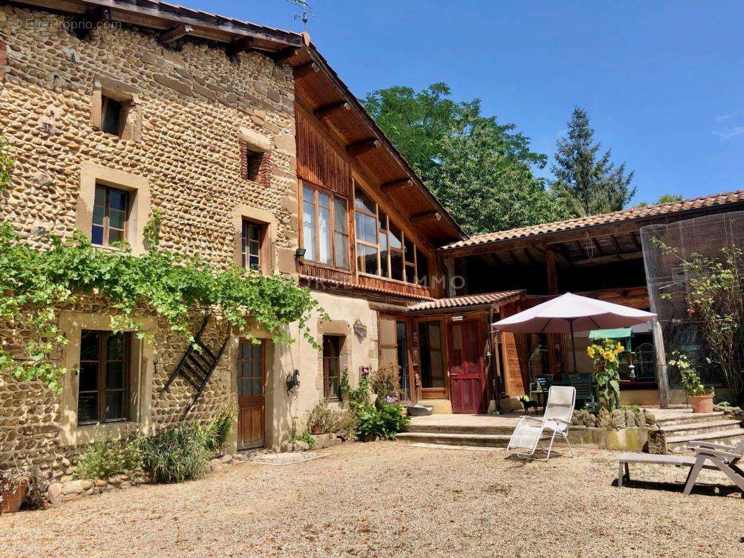 Maison à SAINT-CHRISTOPHE-ET-LE-LARIS