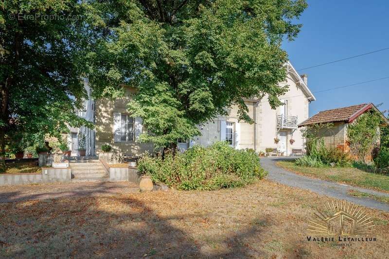 Maison à POMPIGNAC