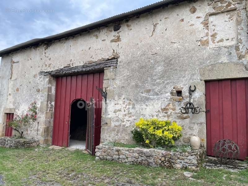 Maison à CHATEAUPONSAC