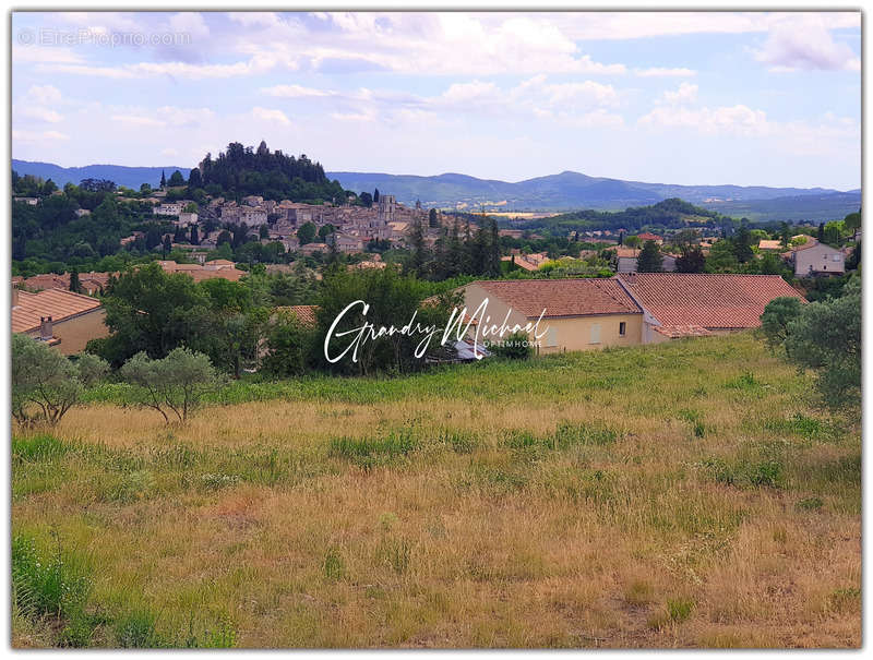 Terrain à FORCALQUIER