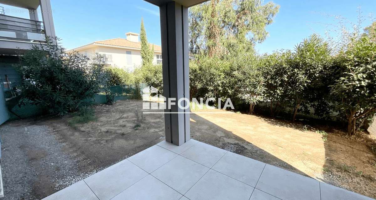 Appartement à ROQUEBRUNE-SUR-ARGENS