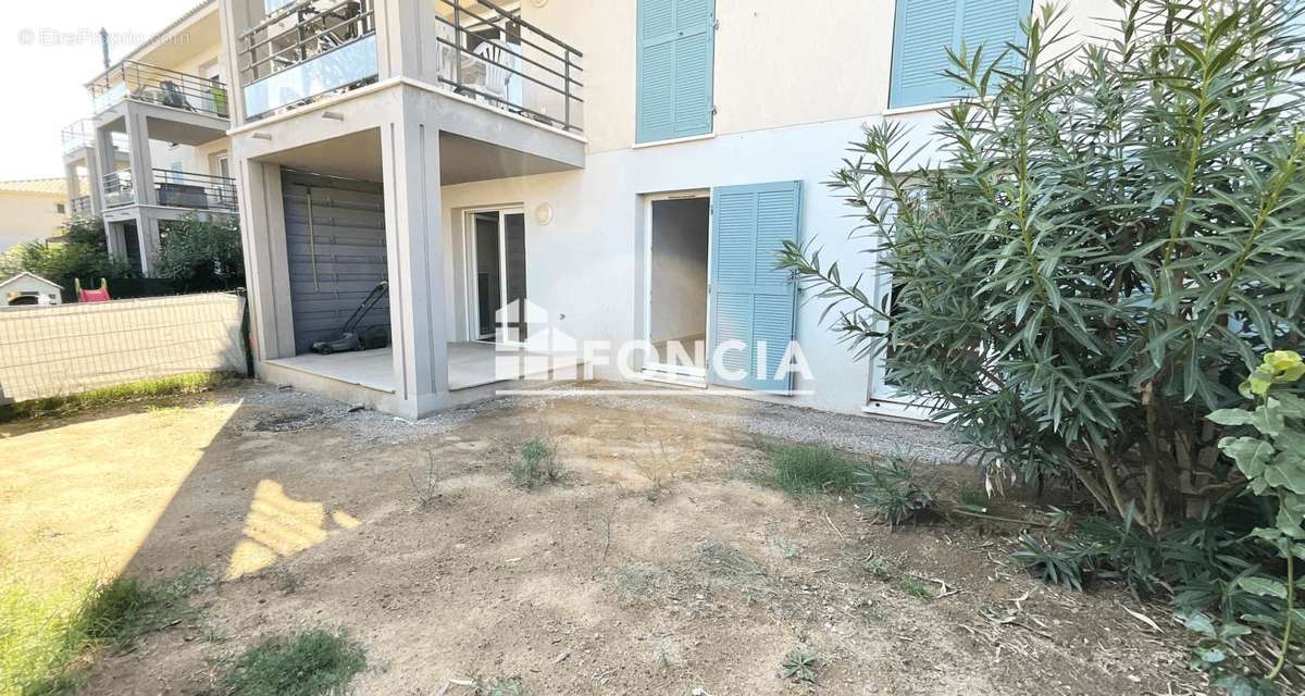 Appartement à ROQUEBRUNE-SUR-ARGENS