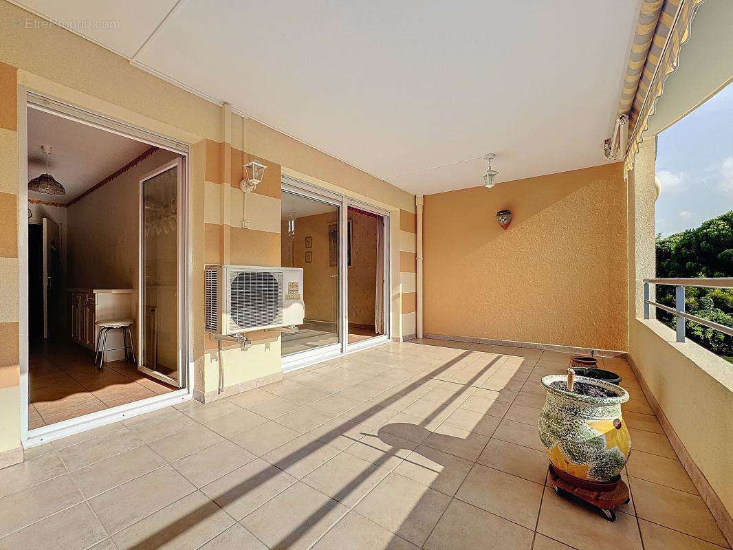 Appartement à FREJUS