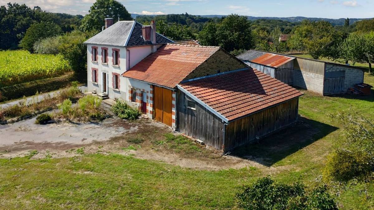 Maison à LAURIERE