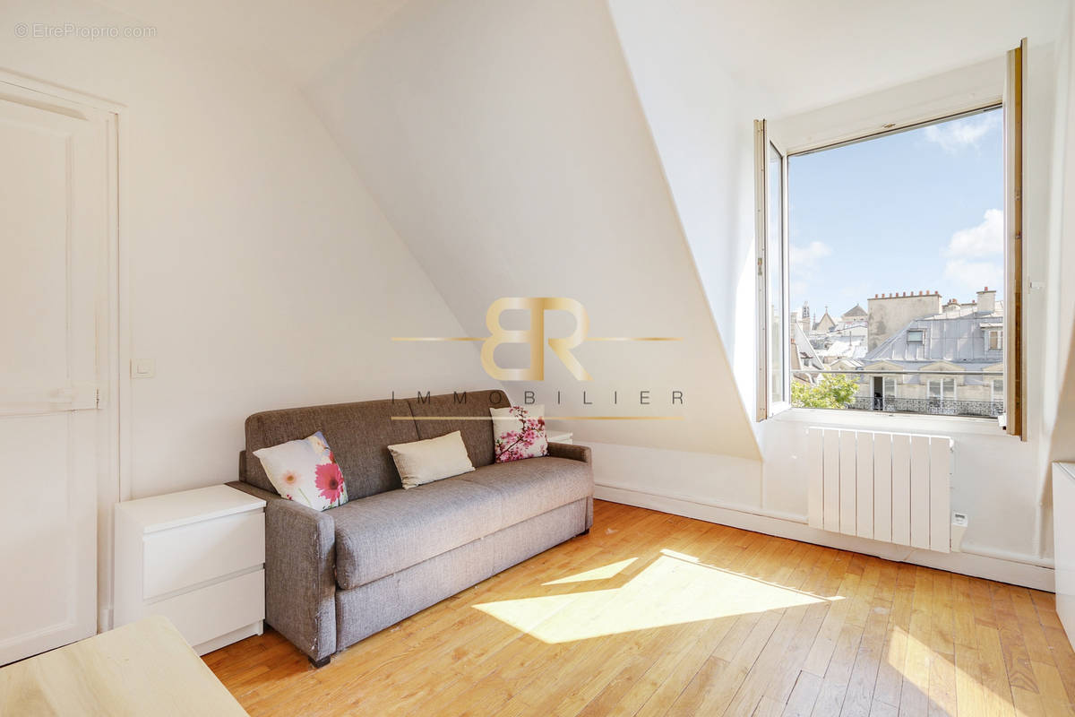 Appartement à PARIS-1E