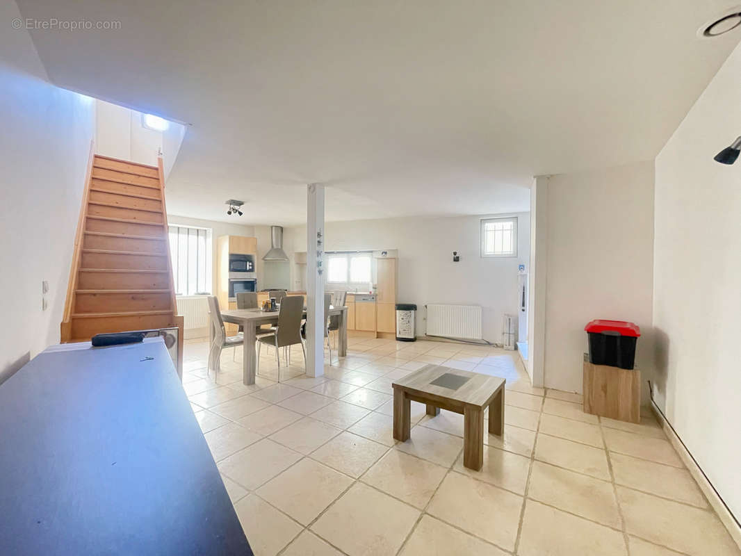 Appartement à SAINT-GENIS-LAVAL