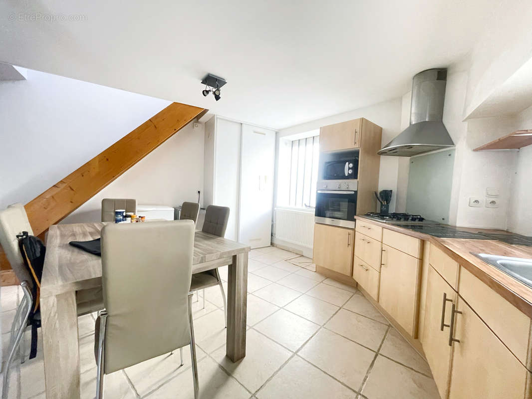 Appartement à SAINT-GENIS-LAVAL